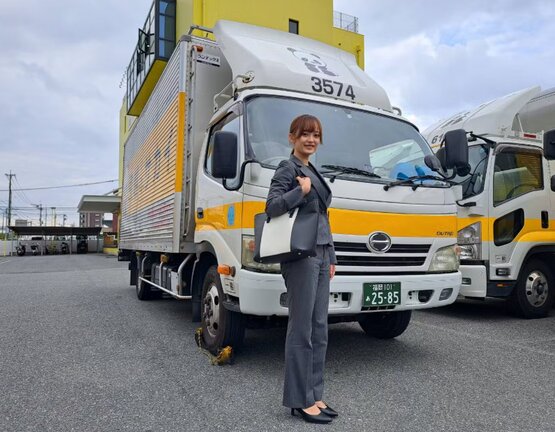 九州B法人課　法人営業職　峰　明日香(ミネ　アスカ)２０２２年入社　新卒２年目
